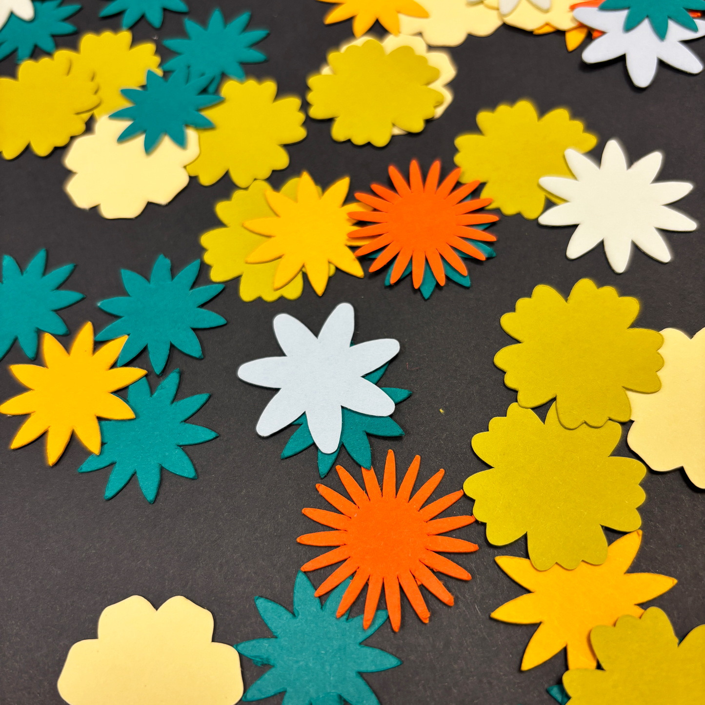 Floral Table Scatter